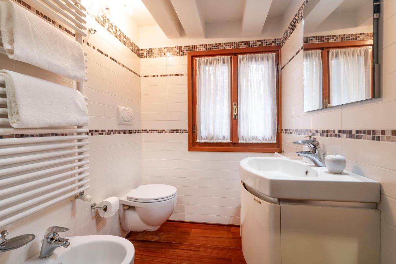 Glass House - Loft 2 Minutes To Rialto Bridge & View Veneza Exterior foto