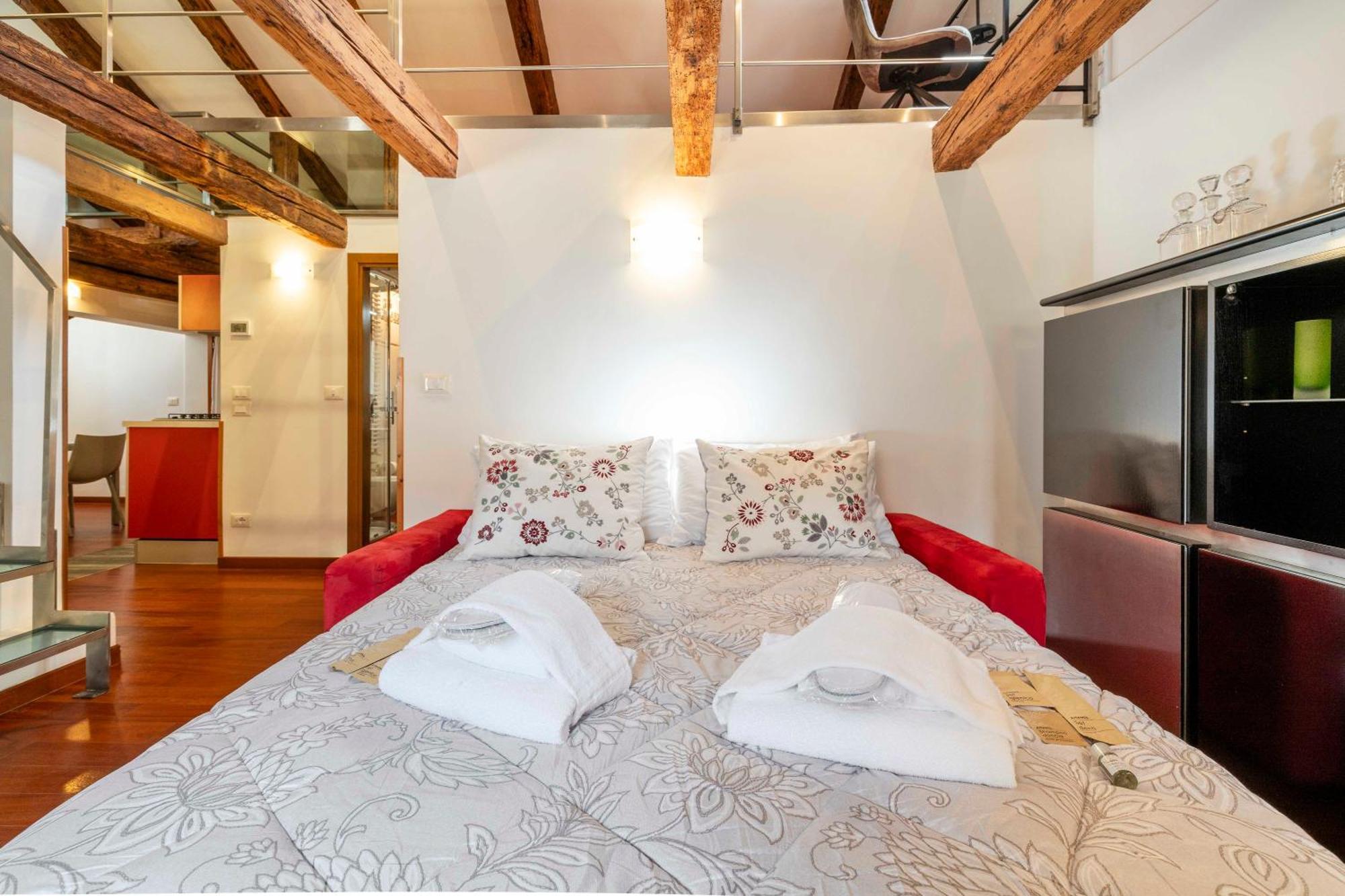 Glass House - Loft 2 Minutes To Rialto Bridge & View Veneza Exterior foto